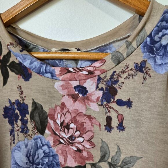 EUC EGS FLORAL TANK TOP SOFT AND FLOWY SIZE MEDIUM - Picture 12 of 16